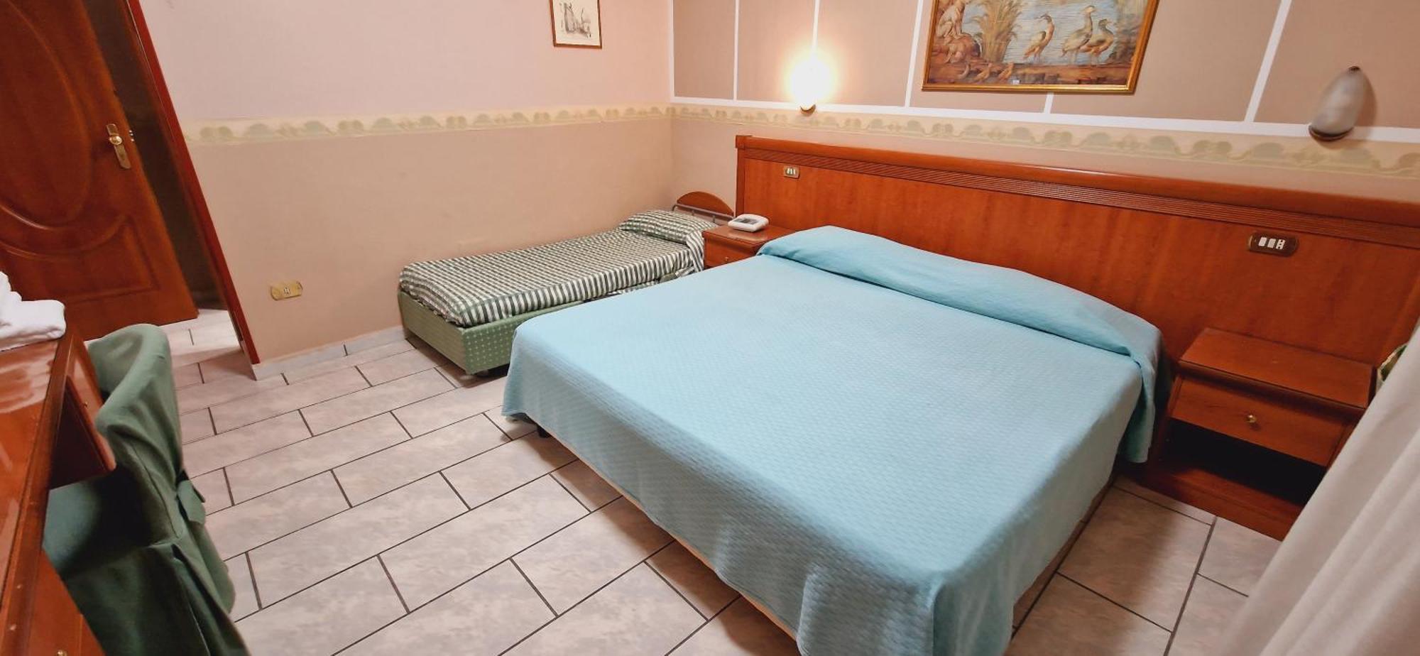 Hotel Lento Melito di Napoli Luaran gambar